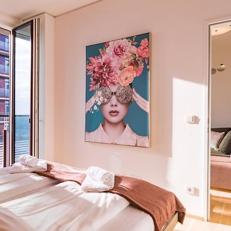 Triiiple Tower Dream Apartments With Rooftop-Summer-Pool ウィーン エクステリア 写真